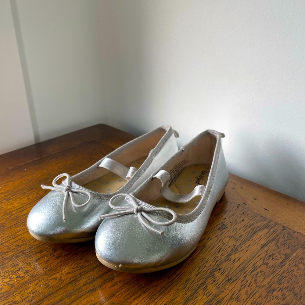 Cat and Jack Silver Ballet Flats Size 8